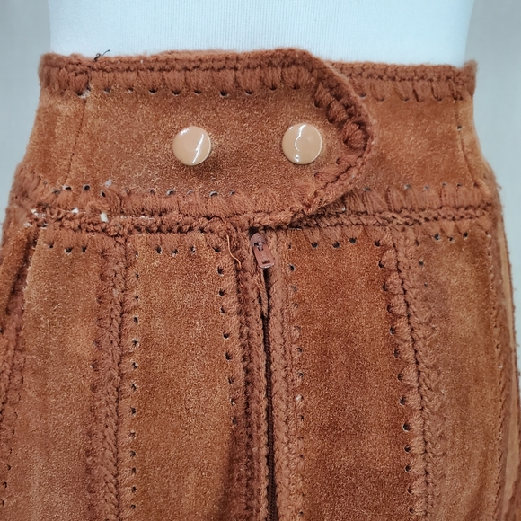 ✌️Vintage✌️1970's Leather/Suede and Crochet Vest and Skirt Set Festival Size S - Picture 13 of 17
